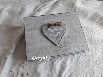 Svatební krabička se srdíčkem