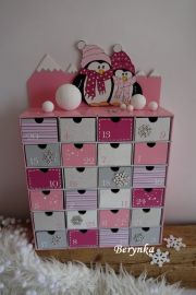 Adventní kalendář růžovo-malinový s tučňáky
