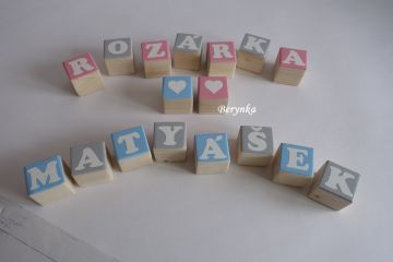 Dřevěné kostičky modro-šedé