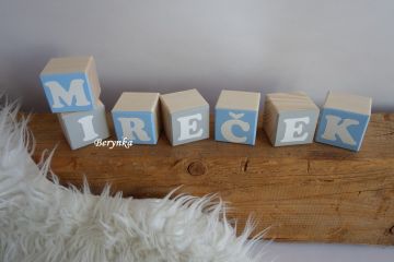 Dřevěné kostičky modro-šedé