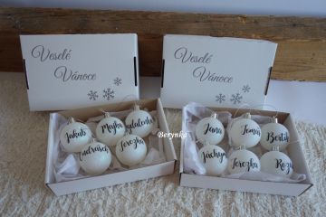 Dárková krabička na vánoční baňky