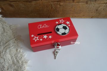 Dřevěná pokladnička s fotbalovým míčem