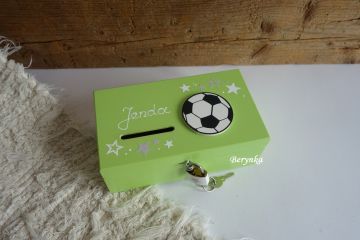 Dřevěná pokladnička s fotbalovým míčem