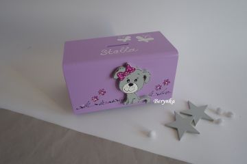 Dřevěná pokladnička se štěňátkem