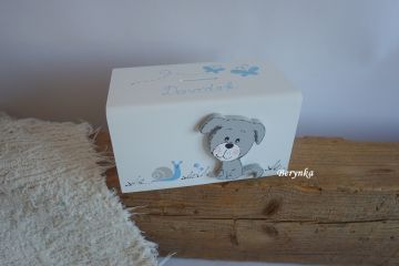 Dřevěná pokladnička se štěňátkem