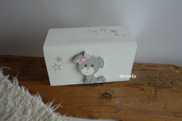 Dřevěná pokladnička se štěňátkem