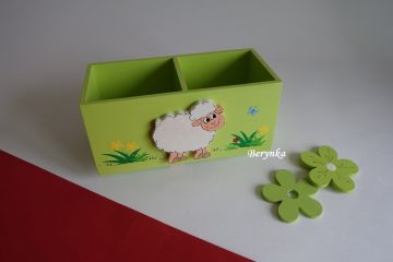 Dřevěný stojánek na tužky se zvířátky