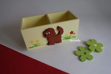 Dřevěný stojánek na tužky se zvířátky