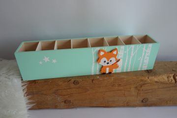 Dřevěný stojánek na tužky se zvířátky