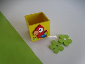 Dřevěný stojánek na tužky se zvířátky