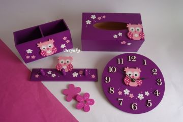 Dřevěné dekorace - ve fialové a růžové se sovičkou