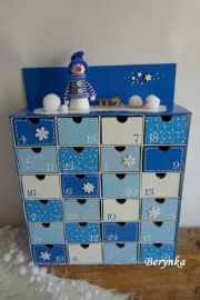Adventní kalendář *tmavě modrý* se sněhulákem - různá provedení