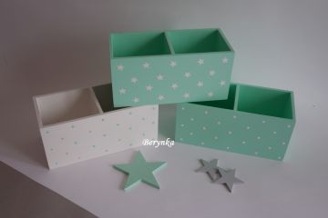 Dřevěný stojánek na tužky bez vyřezané dekorace