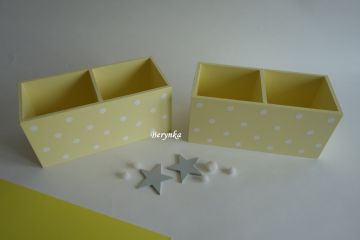 Dřevěný stojánek na tužky bez vyřezané dekorace