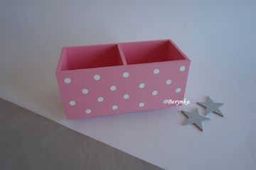 Dřevěný stojánek na tužky bez vyřezané dekorace