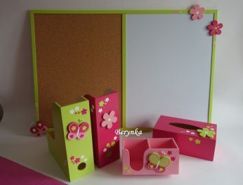 Dřevěné dekorace - zelené s růžovou a malinovou