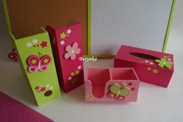 Dřevěné dekorace - zelené s růžovou a malinovou