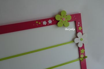 Dřevěné dekorace - zelené s růžovou a malinovou