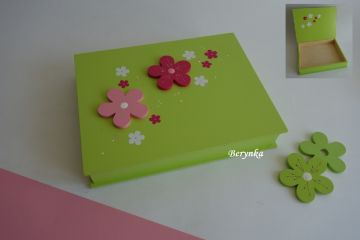 Dřevěné dekorace - zelené s růžovou a malinovou