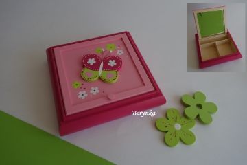 Dřevěné dekorace - zelené s růžovou a malinovou