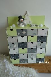 Adventní kalendář *pudrově zelený* se sněhulákem - různá provedení