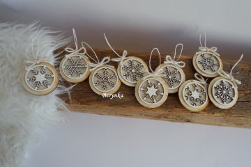 Dřevěné vánoční ozdoby - kulaté