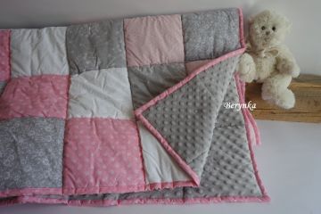 Patchworková bavlněná deka s minky - růžovo-šedá