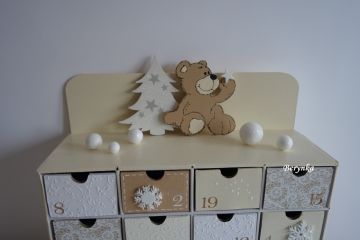 Adventní kalendář krémový s medvídkem