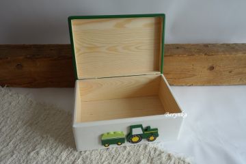 Dřevěná bedýnka s traktorem - různá provedení