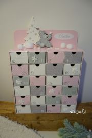 Adventní kalendář růžovo-šedý s medvídkem a hvězdičkami