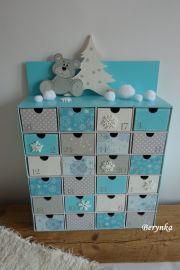 Adventní kalendář tyrkysový s medvídkem