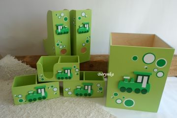 Dekorace s mašinkou a parníkem