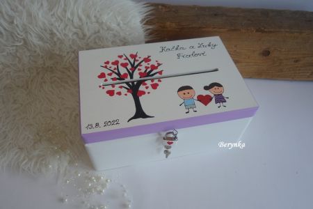 Svatební bedýnka se stromem a postavičkami