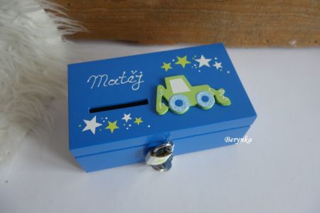 Dřevěná pokladnička s bagrem