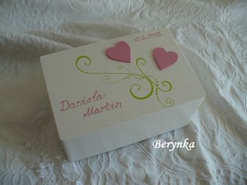 Svatební bedýnka s písmenky a kytičkami