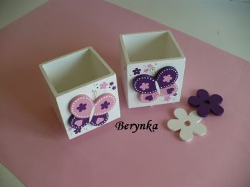 Dřevěné dekorace - tmavě fialová, růžová, bílá