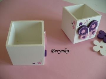 Dřevěné dekorace - tmavě fialová, růžová, bílá