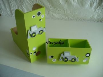 Dřevěné dekorace - zelené s bagrem