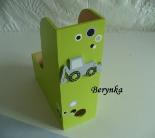 Dřevěné dekorace - zelené s bagrem