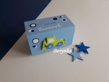 Dřevěná pokladnička s bagrem