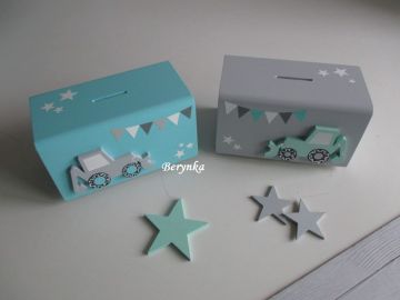 Dřevěná pokladnička s bagrem