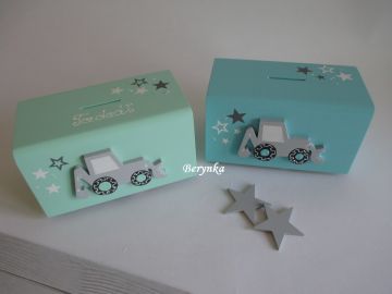 Dřevěná pokladnička s bagrem