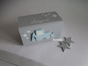 Dřevěná pokladnička s bagrem