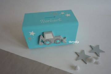 Dřevěná pokladnička s bagrem