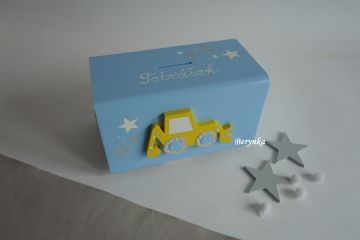 Dřevěná pokladnička s bagrem