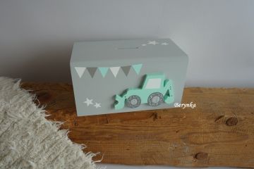 Dřevěná pokladnička s bagrem