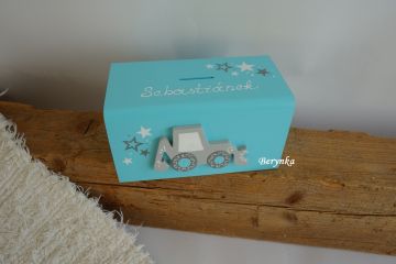 Dřevěná pokladnička s bagrem