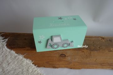 Dřevěná pokladnička s bagrem