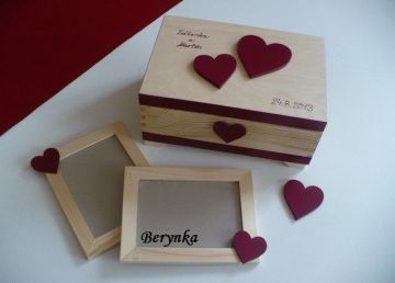 Svatební truhlička se srdíčky