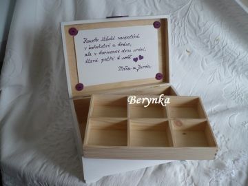 Svatební truhlička se srdíčky